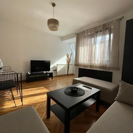 Bmm Lux Centar Apartamento *